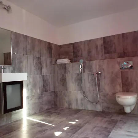Casa Ingrid Hotell *